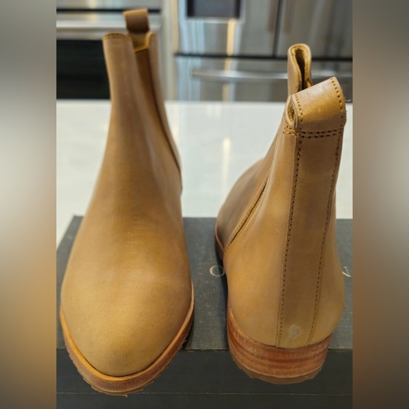 Nisolo Almond Eva Everyday Chelsea Leather Boots - Picture 14 of 16